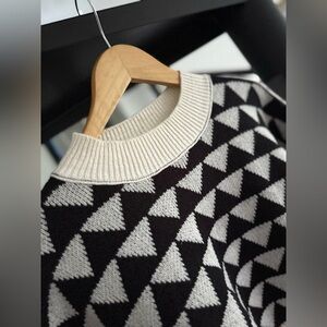 Easy street crop pattern pullover NWOT black sugar combo